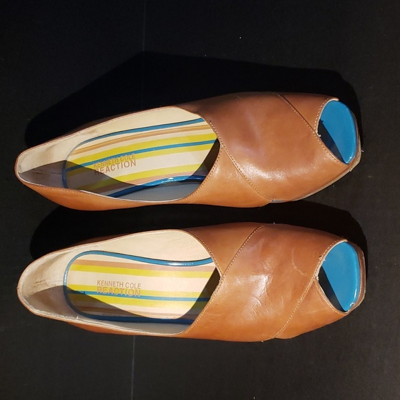 Kenneth Cole Reaction Peep Toe Platform Pump - Picture 2 of 10